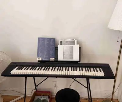 Piano yamaha, View more