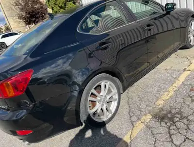 Lexus IS 250 2010 model Leather seats, Bluetooth, cruise control, heated seats. CD player, AC blows...