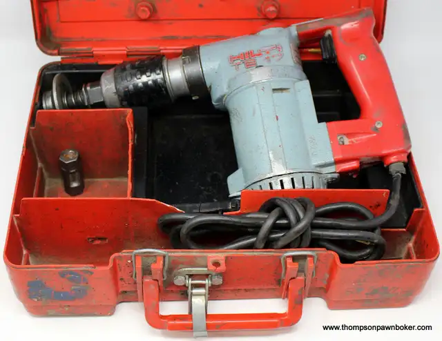 HILTI TE-17 SDS-PLUS ROTARY HAMMER DRILL & CASE in Other in Hamilton - Image 3