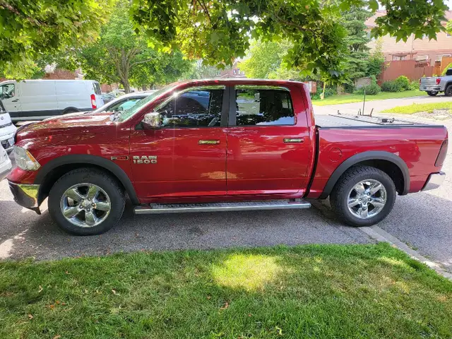2014 Ram 1500 Big Horn EcoDiesel 4x4 — 196,000 km