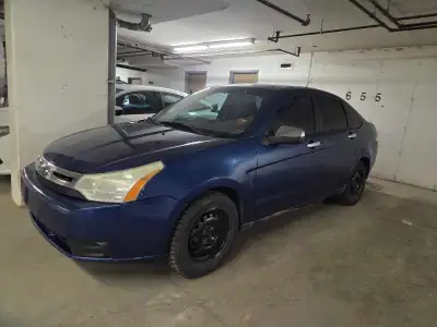 2008 ford focus 4Dr sedan se 283km Tinted windows, comes with winter tires+ rims for each season, I...