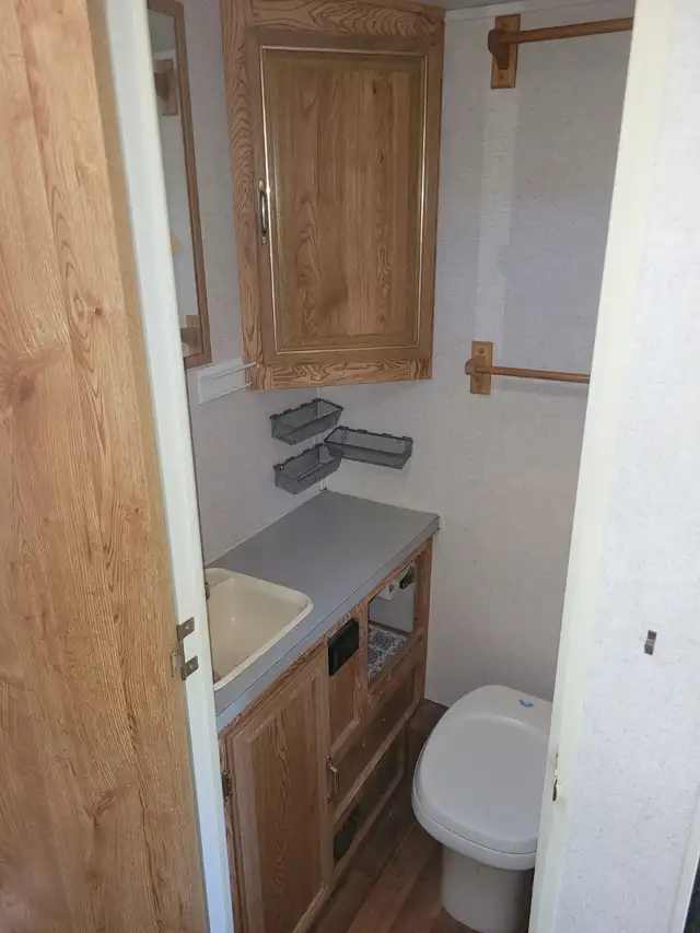 1990 mallard 29 ft class A motorhome in RVs & Motorhomes in Calgary - Image 6
