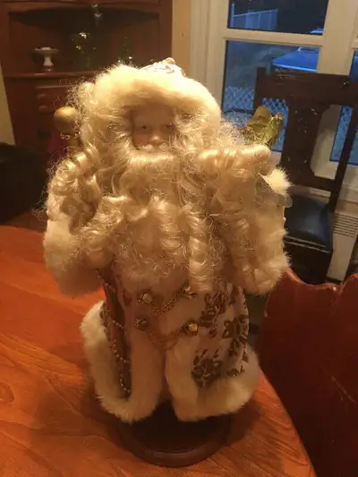 Beau Père Noël décoratif, View more