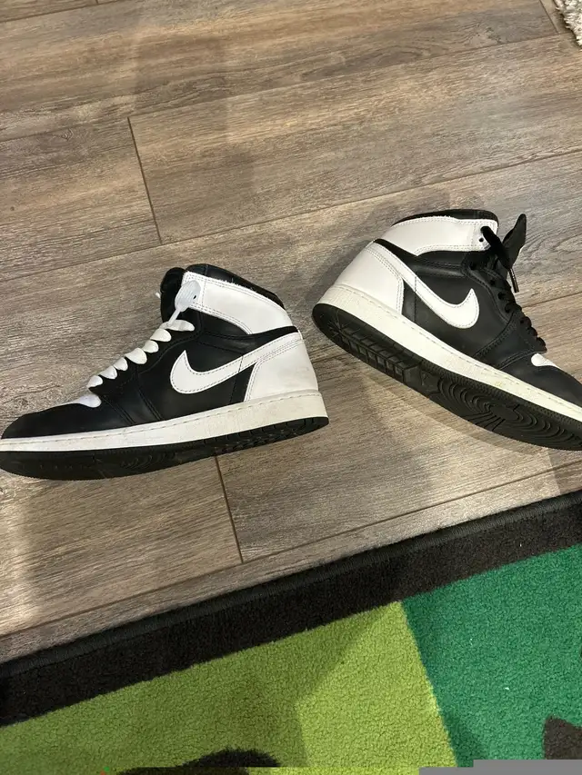 Jordan 1 high 1985 retro black and white in Men's Shoes in Calgary - Image 3