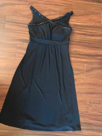 Sangria black sleeveless cocktail dress - size 6