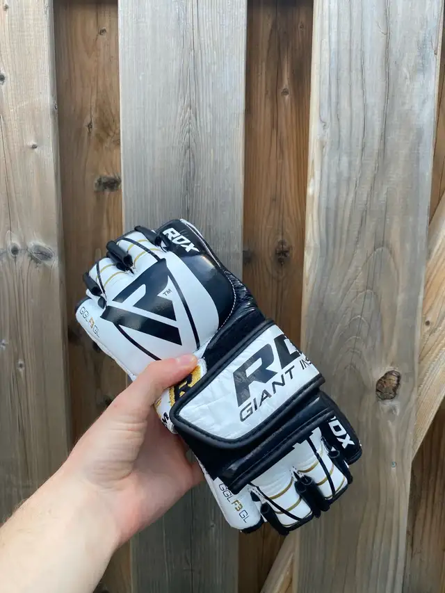 RDX F3 MMA Gloves in Exercise Equipment in Ottawa - Image 7