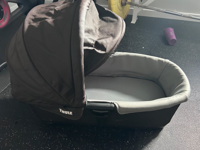 Thule bassinet for Urban Glide stroller  in Strollers, Carriers & Car Seats in Barrie - Image 3