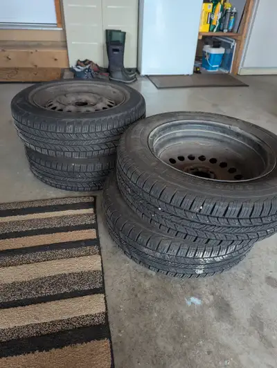 General Altimax RT 185/65 R 15 88H. They were on a 2014 Nissan Versa Note, but we don't have the car...