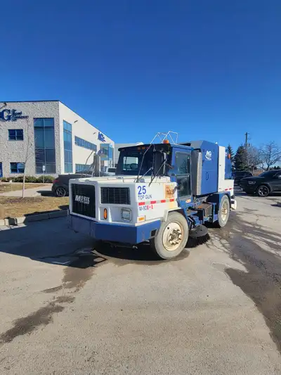 Mechanical High Dump Street or parking lot Sweeper Dual brooms Detroit Diesel Allison Automatic Few...