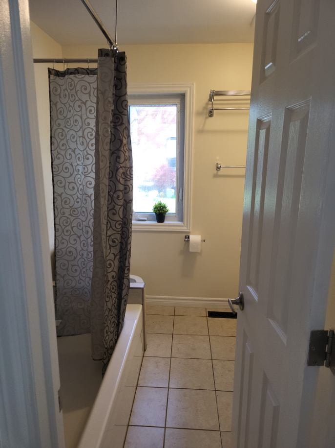 HOUSE FOR RENT IN BOLTON - 3BDRM, 1 BATH SEMI DETACHED HOUSE 4