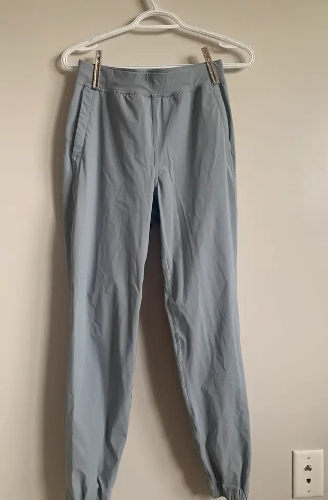 Lululemon High-Rise Full Length Jogger in Women's - Bottoms in Kamloops - Image 2