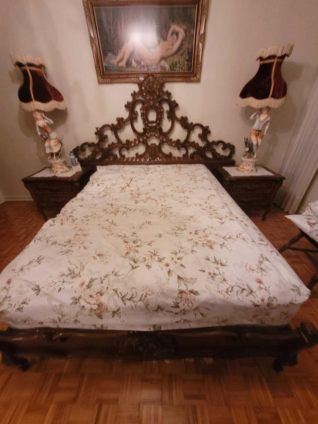 Antique Baroque style 7 piece bedroom set dans Commodes et armoires  à Laval/Rive Nord