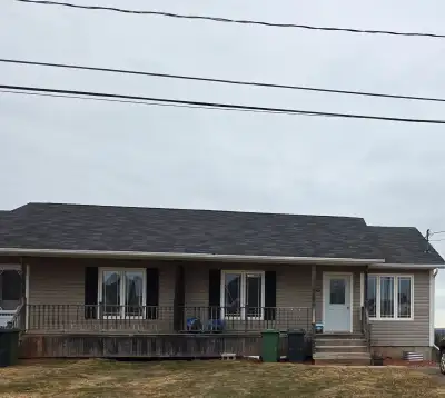 Offering a Two-bedroom, one bathroom unit for rent in a duplex. Unit has both front and back deck ac...