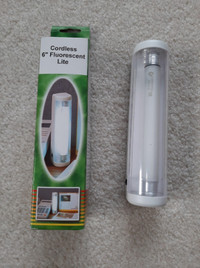 Cordless 6" Fluorescent Lite, Portable Light