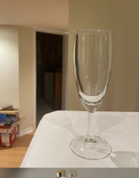 Short Champagne flutes - Brand new in box - 23 in -glassware