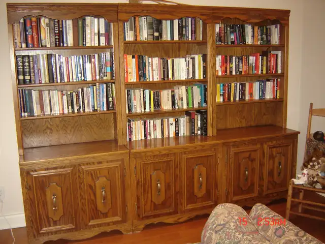 Beautiful Solid Oak Wall Units in Hutches & Display Cabinets in City of Toronto - Image 5