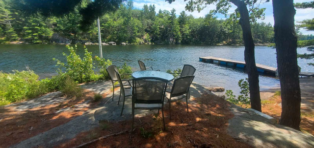 Lakeside Cozy Cottage, Pets Welcome in Ontario - Image 4