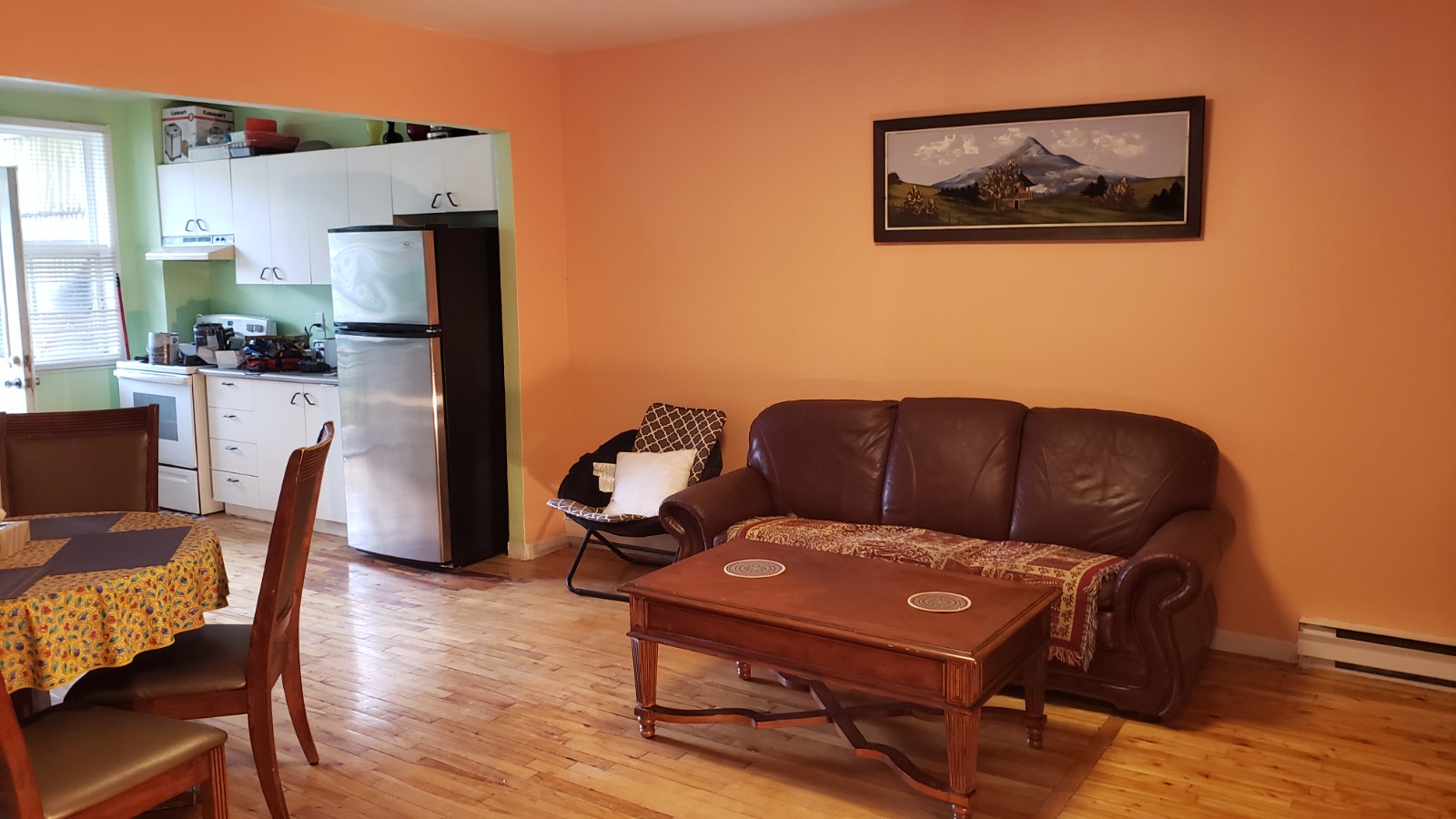Large Bright 3.5 fully furnished September 1st — photo 2