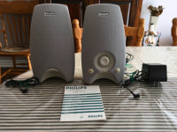 2 Philips Wired Computer Speakers with Power Plug