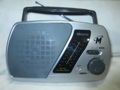 Radio - Memorex Am/Fm pre-owned working refer to photos, View more