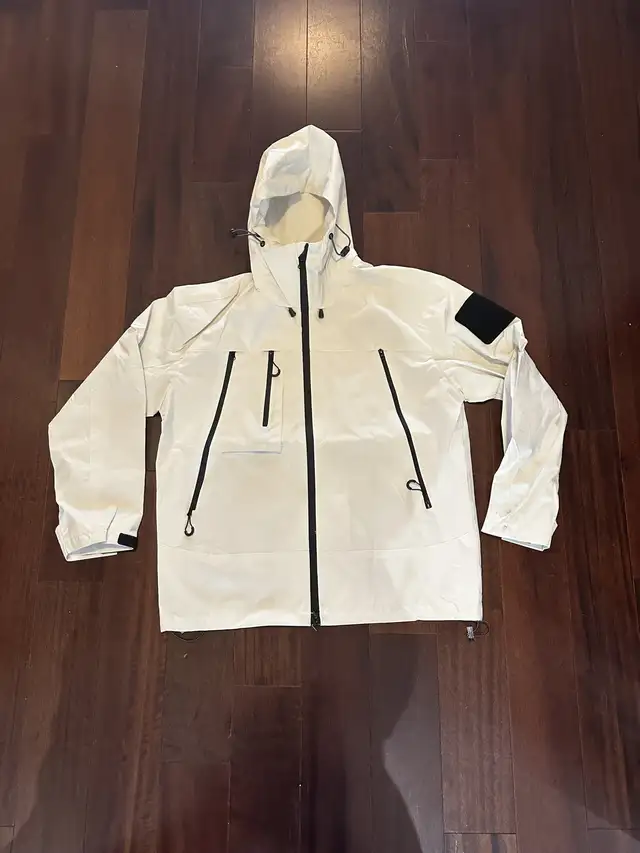 Snowboard Shell Jacket - Lightweight with Hood in Snowboard in Kitchener / Waterloo - Image 3