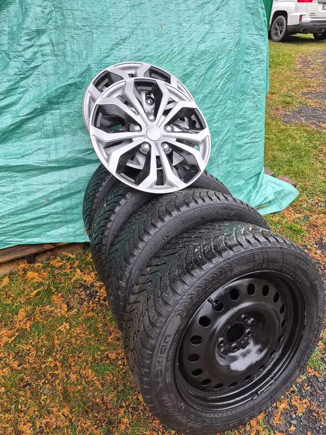 4 PNEUS D'HIVER NOKIAN in Tires & Rims in St-Georges-de-Beauce - Image 3
