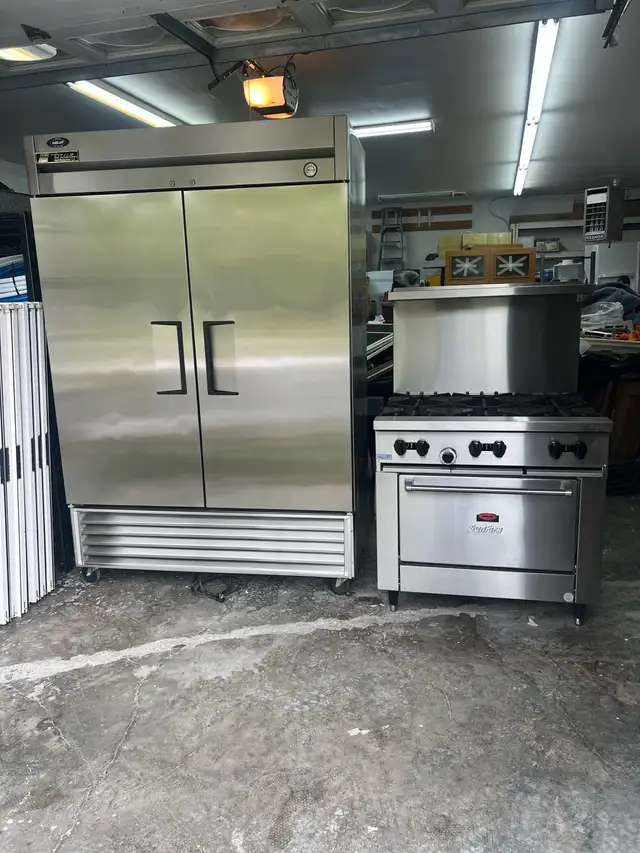 True T49 Fridge & Garland Sunfire Gas Stove/Oven62864364526595125