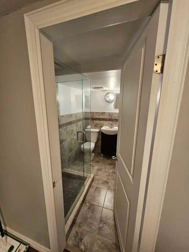 1 bedroom Danforth  & Main