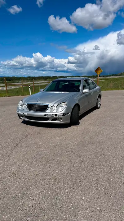 Selling my Mercedes E320 w211 2004. It doesn’t have any mechanical problems. Only some exterior issu...