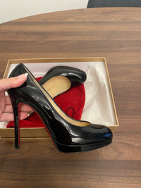 Christian Louboutin Simple Pump