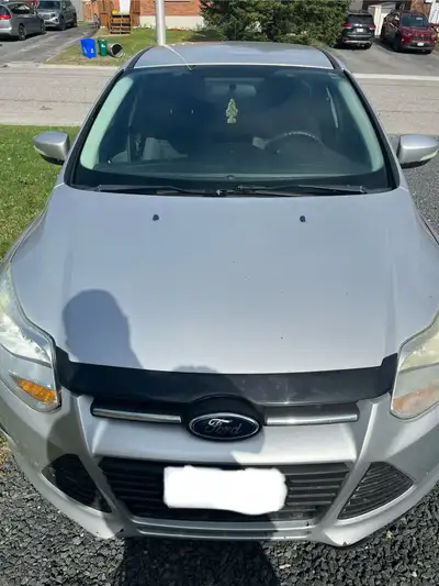 2014 Ford Focus SE -New transmission & clutch (recall) @ 122000km -New brakes -Upgraded dash compati...