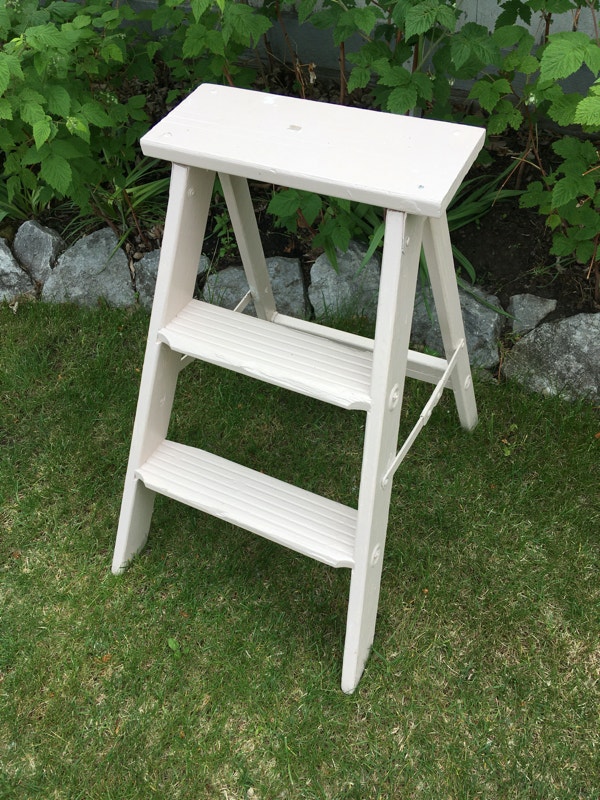 Antique wood folding 3step ladder Arts & Collectibles Edmonton