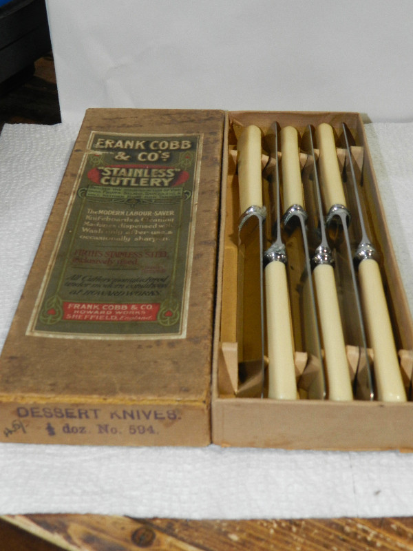 Vintage 6 Dessert Knives Boxed Set, Frank Cobb & Co’s, No 594 in Arts & Collectibles in Strathcona County - Image 2