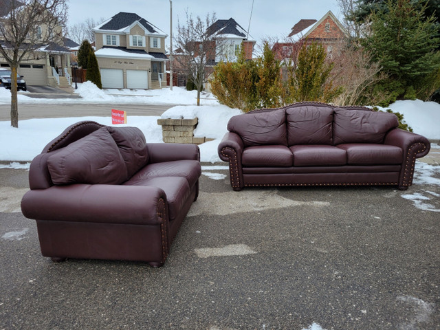 very comfy full Raw-Hide leather sofa set, delivery available in Couches & Futons in Peterborough - Image 2
