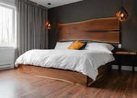 Base de lit en bois massif + matelas et literie inclus