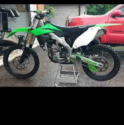 Kawasaki kx250f ,2015. In good condition, very clean , reason of selling no time to ride,, it has be...