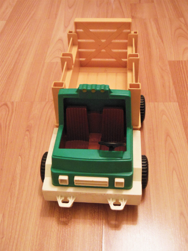 VINTAGE 1979 FISHER PRICE HUSKY HELPERS RODEO RIG PICK UP TRUCK in Toys & Games in Stratford - Image 3