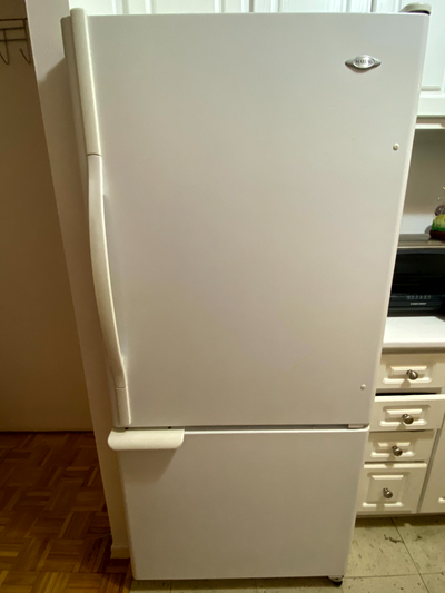 Réfrigérateur/ Fridge, View more