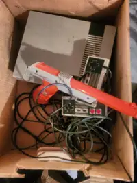 Nintendo Classic, 2remotes and wires(zapper sold)