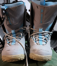 Mole Snowboard Boots Women size 9 US