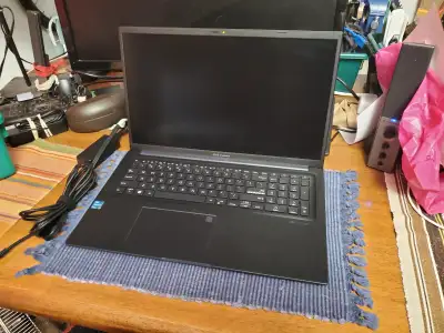 Laptop Asus Vivobook 17 pouces, View more