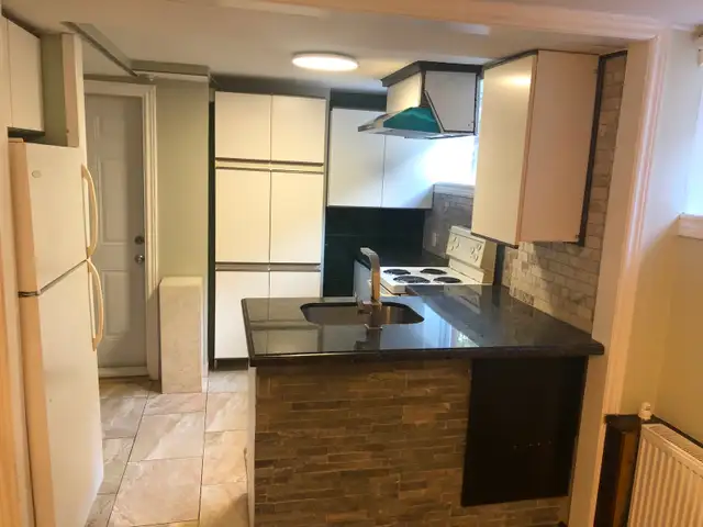 Insulated and renovated apartment for rent (Etobicoke):