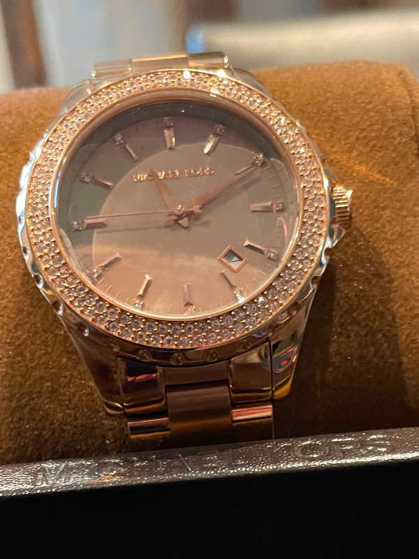 Micheal Kors Women’s watch in Jewellery & Watches in City of Toronto - Image 2