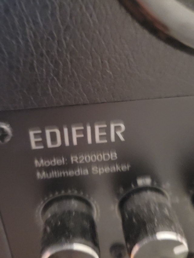Edifier r2000db powered speakers + speaker stands Speakers Hamilton