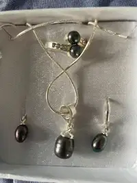 Jewelry Set - Natural Pearls