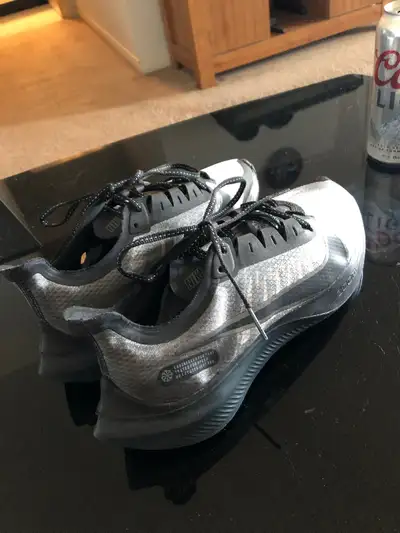Mens Nike Zoom gravity running shoes size 10 never worn no box, View more