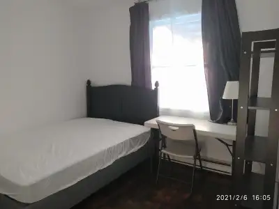 Big room for rent, Close metro , All included.