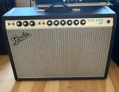 fender deluxe reverb custom 68 en excellente condition. un "pedal plateforme" de rêve, avec deux cha...