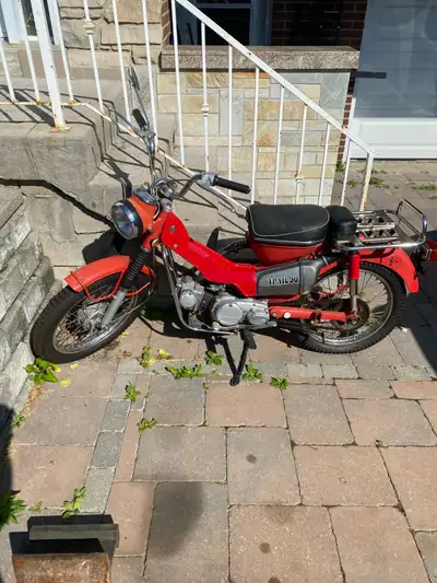 Runs well,new carb,tires battery ++. Totally the one.The ledgen.Dual range transmission.4 high 4 low...