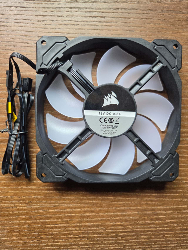 Corsair iCUE SP140 RGB Pro Performance Fan in System Components in Markham / York Region - Image 4